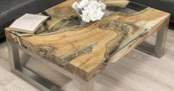 Moderner Couchtisch rechteckig aus massivem Holz mit Edelstahl
