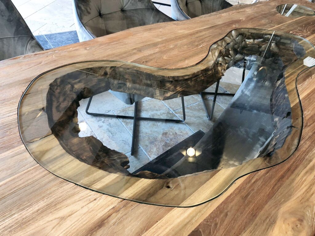 Großer Esstisch aus Holz aus der Serie "Deep Island" 300 x 100 cm Großer Esstisch aus Holz