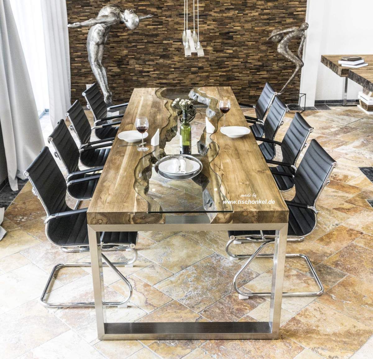 Eleganter Esstisch aus Holz - Der Tischonkel