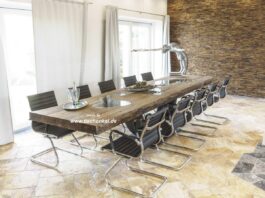 Lange eettafel voor 10-12 personen Lange eettafel voor 12 personen