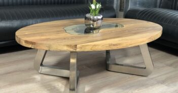 Ovaler Couchtisch