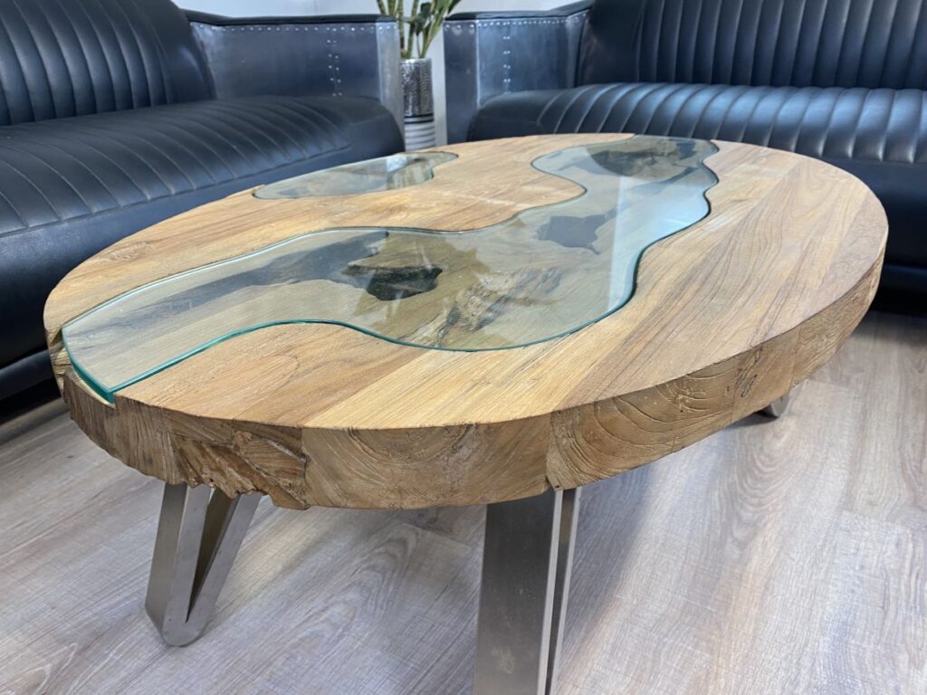 Besondere Couchtische aus Holz Wohnzimmertisch oval mit Glas