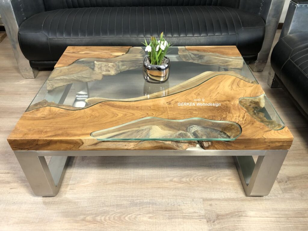 Interessanter Holz Couchtisch