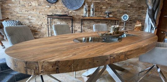 Oval dining table made of wood Oval dining table made of wood