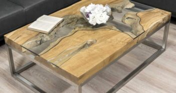 Eckiger Couchtisch aus Holz