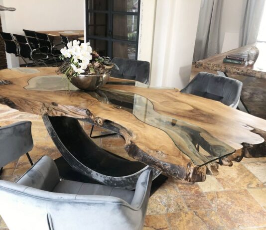 La table en teck de classe supérieure „série Expression“ Table en teck de classe supérieure