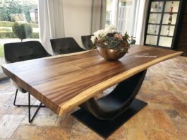 Esstisch mit gerader Baumkante Baumstammtisch mit gerader Baumkante