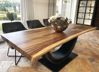 Esstisch mit gerader Baumkante Baumstammtisch mit gerader Baumkante