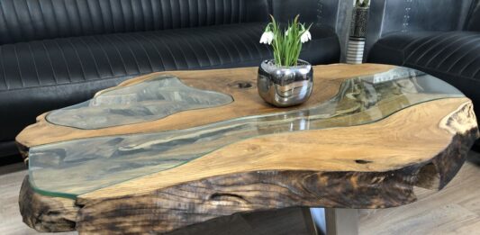 Coffee table made of root wood LAKESIDE Coffee table made from a solid tree root