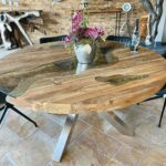 Moderner runder Esszimmertisch aus Holz