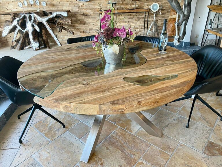 Moderner runder Esszimmertisch aus Holz
