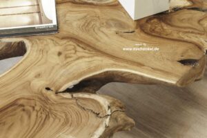 Tischplatte aus Naturholz