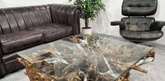 Interessanter Couchtisch aus einer Baumwurzel Couchtisch aus einer Baumwurzel