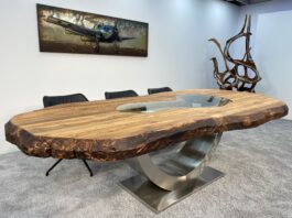 Massiver Esstisch aus recyceltem Holz Massiver Esstisch aus Holz aus der Serie Fusion