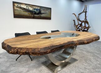 Massiver Esstisch aus recyceltem Holz Massiver Esstisch aus Holz aus der Serie Fusion