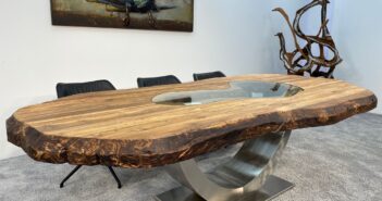 Massiver Esstisch aus Holz aus der Serie Fusion