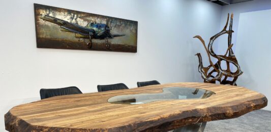 Massiver Esstisch aus recyceltem Holz Massiver Esstisch aus Holz aus der Serie Fusion