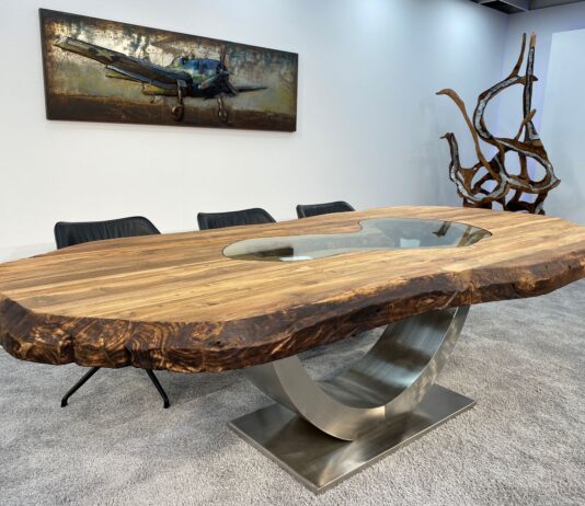 Solid dining table made of recycled wood Solid dining table made of wood from the series Fusion