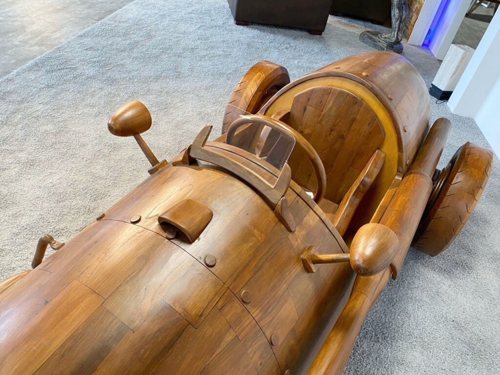 Eindrucksvoller Kundenstopper,... ein Formel 1 - Renner Rennwagen aus Holz Kundenstopper 8