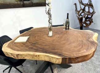 Runder Esstisch aus einem Baumstamm Runder Esstisch aus einem Baumstamm