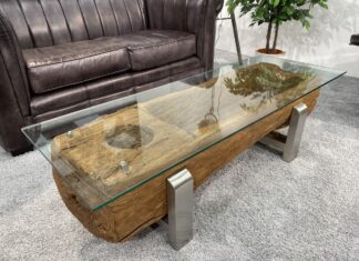 Antiker Couchtisch „Lesung“ aus einem alten Reismörser Antiker Couchtisch