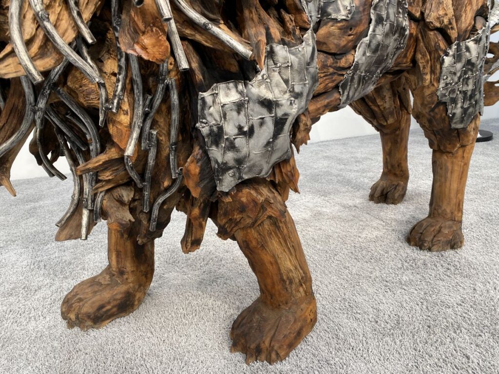 Imposante Dekoration aus Holz mit Aluminium Dekoration aus Holz mit Aluminium Detailbilder (5)