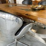 Esstisch mit starker Tischplatte