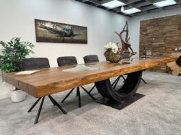 Extrem langer Esstisch,…. 400 cm Extrem langer Esstisch