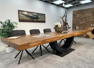 Extrem langer Esstisch,…. 400 cm Extrem langer Esstisch