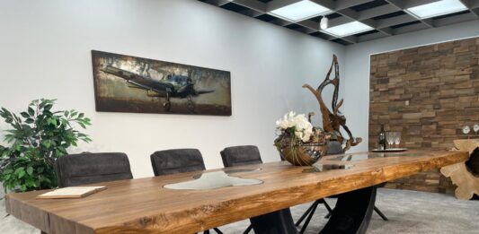 Extrem langer Esstisch,…. 400 cm Extrem langer Esstisch