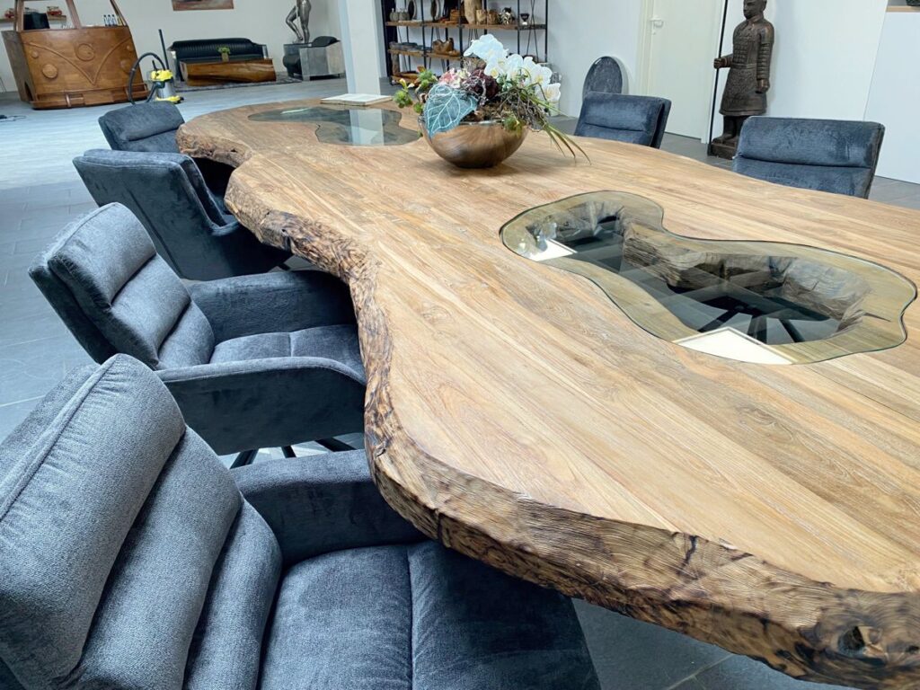 Der Konferenztisch aus Holz FUSION Massiver Konferenztisch Esstisch für bis zu 14 Personen
