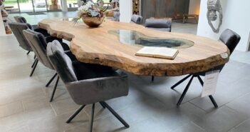 Konferenztisch aus Holz