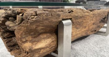 Seltener Couchtisch aus Altholz Seltener Couchtisch aus Altholz