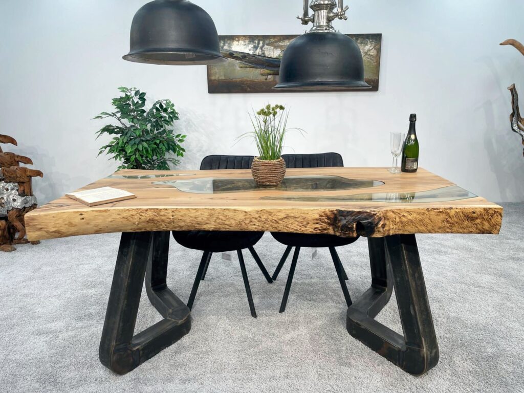Hier finden Sie ungewöhnliche Esstische von GERKEN Wohndesign Esstische mit außergewöhnlichem Design