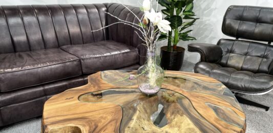 Couchtische aus Baumscheiben in großer Auswahl Beeindruckende Couchtische aus Baumscheiben