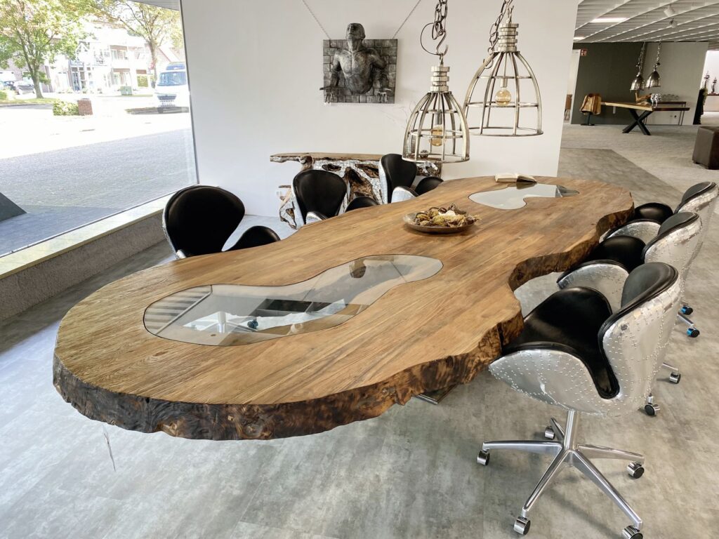 Massive Esstische aus Holz, 300 cm lang Besonderer massiver Esstisch