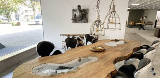 Special dining tables :: Furniture store GERKEN Wohndesign Special solid dining table