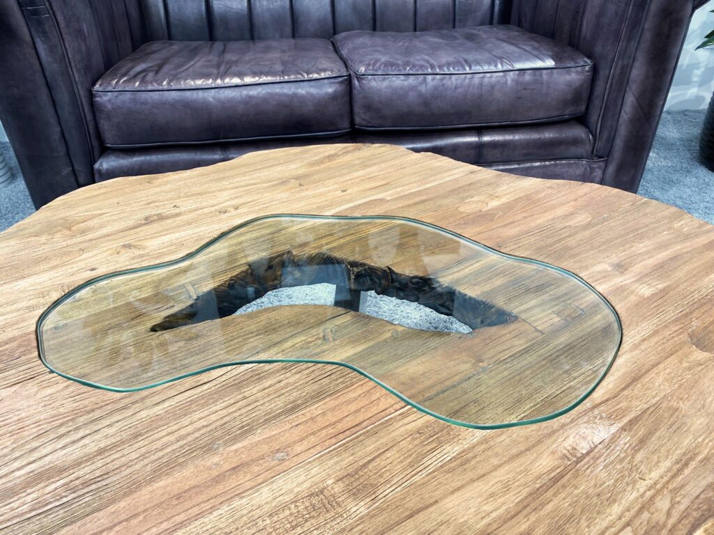 Runder Unikat Couchtisch aus Holz Couchtisch Wild Eternia Unikat