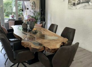 Esszimmertisch aus Holz Esszimmertisch aus Holz