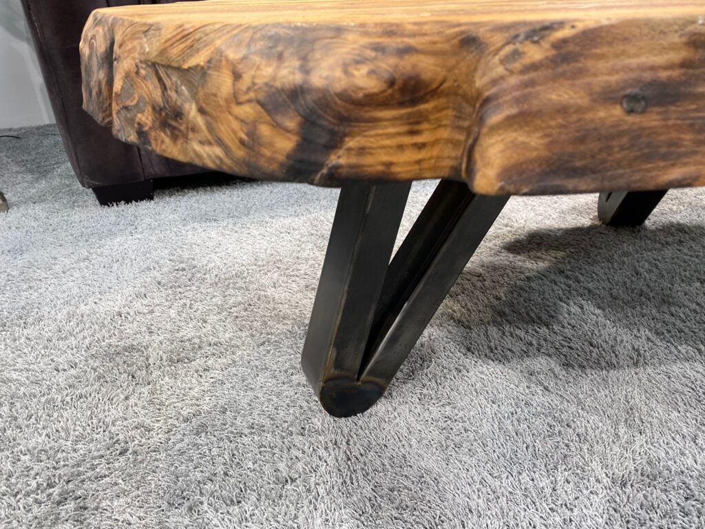 Wo bekommt man die schönsten Couchtische? Wer hat die besten Ideen für das Wohnzimmer?