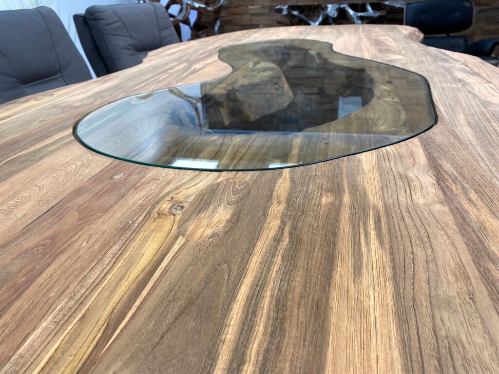 Esszimmertische aus Holz mit Glas