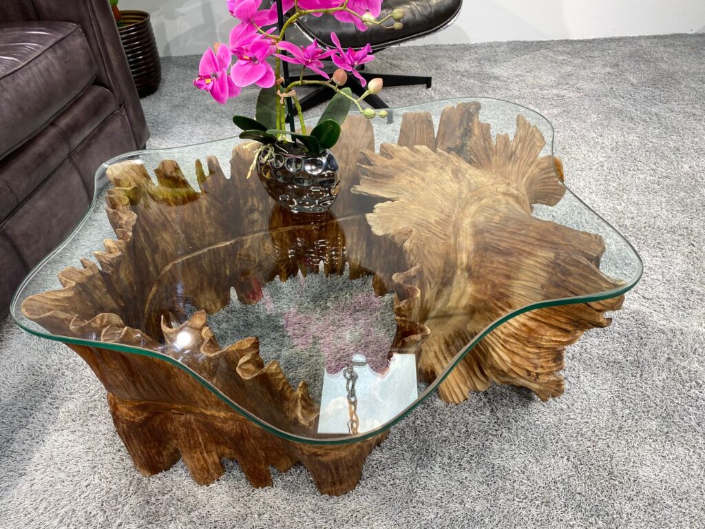 Unikat Couchtisch LEAF Seltener Couchtisch von Hand geschnitzt