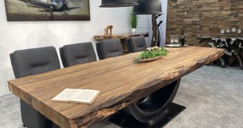 Grosse Esstische aus Holz