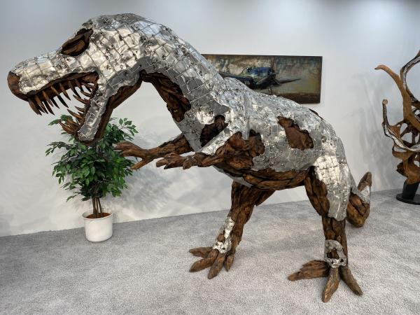 Einzigartige Holzmöbel von "Der Tischonkel" Holzskulpturen DInosaurier