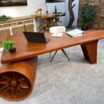 Schreibtisch aus Holzkunst