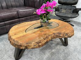 Wohnzimmertisch aus recyceltem Holz Wohnzimmertisch aus recyceltem Holz