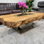 Design Couchtisch aus Massivholz