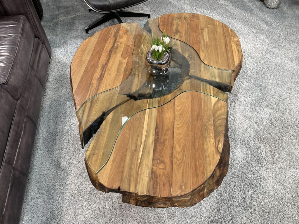Holz Couchtisch mit Glas