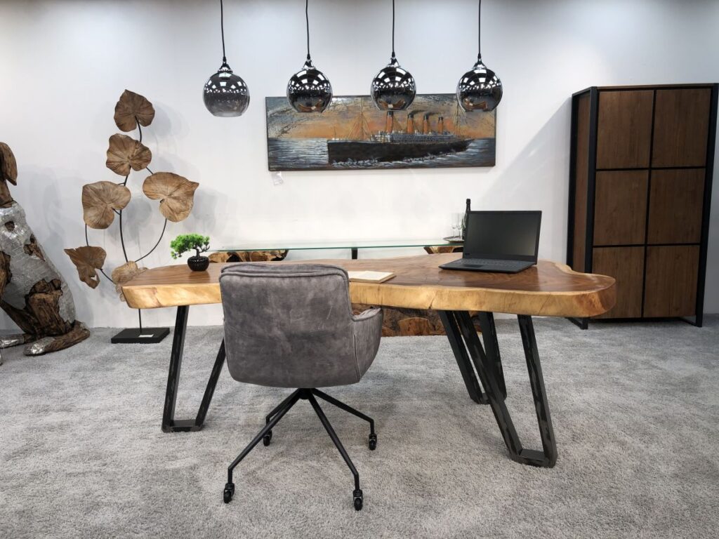 Einzigartige Holzmöbel von "Der Tischonkel" Massivholz Schreibtisch Suar