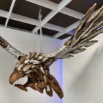 Onlineshop für Massivholzmöbel Skulptur Fliegender Adler